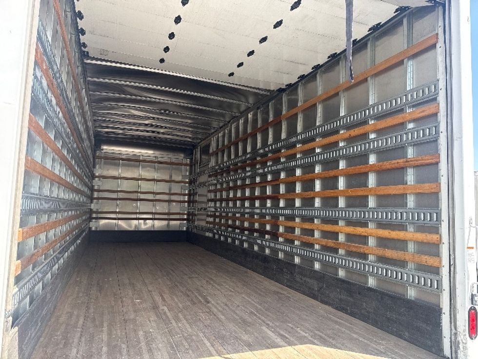 Medium Duty Box Truck-Light and Medium Duty Trucks-International-2021-MV607-Torrance-CA-58,529\n\t\tmiles-$ 72,000 - Image 12