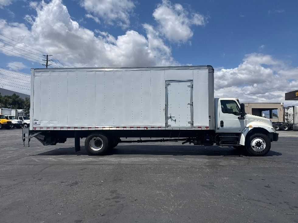 Medium Duty Box Truck-Light and Medium Duty Trucks-International-2021-MV607-Torrance-CA-58,529\n\t\tmiles-$ 72,000 - Image 15