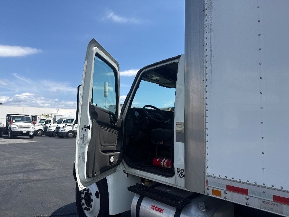 Medium Duty Box Truck-Light and Medium Duty Trucks-International-2021-MV607-Torrance-CA-58,529\n\t\tmiles-$ 72,000 - Image 16