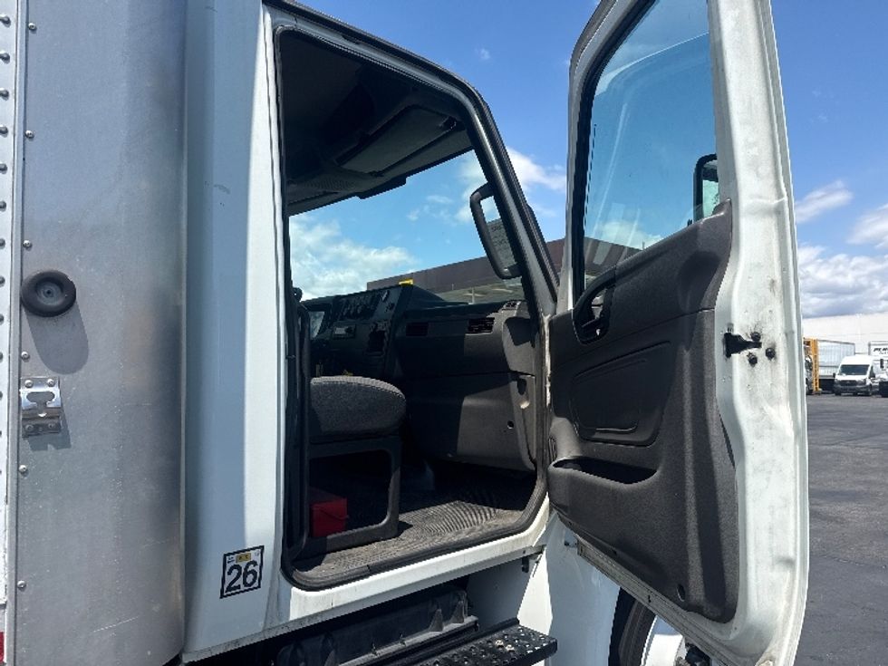 Medium Duty Box Truck-Light and Medium Duty Trucks-International-2021-MV607-Torrance-CA-58,529\n\t\tmiles-$ 72,000 - Image 19