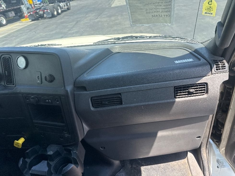 Medium Duty Box Truck-Light and Medium Duty Trucks-International-2021-MV607-Torrance-CA-58,529\n\t\tmiles-$ 72,000 - Image 20
