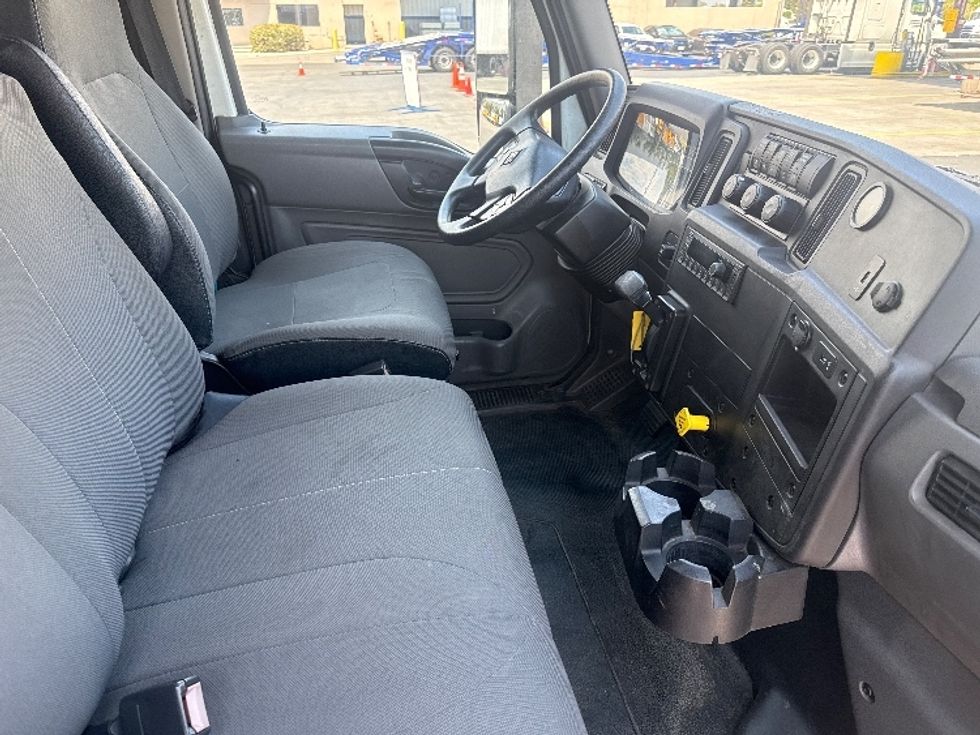 Medium Duty Box Truck-Light and Medium Duty Trucks-International-2021-MV607-Torrance-CA-58,529\n\t\tmiles-$ 72,000 - Image 21