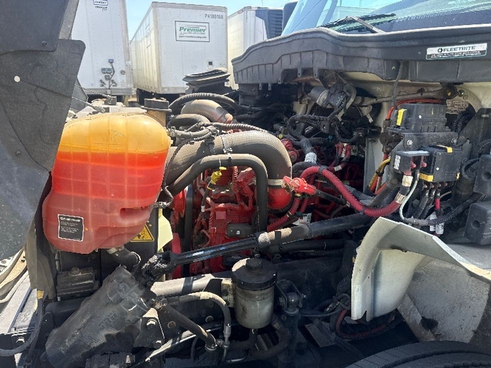 Medium Duty Box Truck-Light and Medium Duty Trucks-International-2021-MV607-Torrance-CA-58,529\n\t\tmiles-$ 72,000 - Image 23