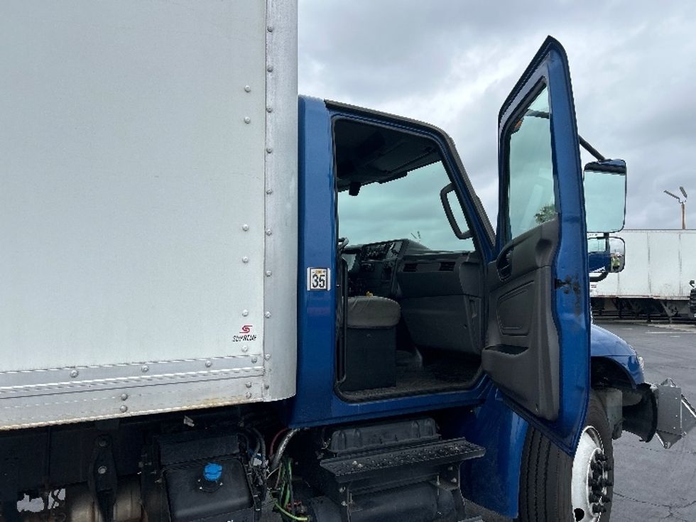 Medium Duty Box Truck-Light and Medium Duty Trucks-International-2021-MV607-Torrance-CA-85,806\n\t\tmiles-$ 57,750 - Image 20