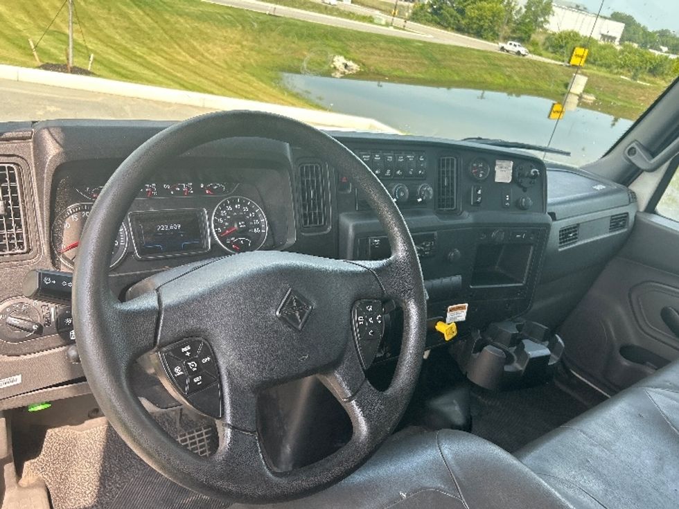 Medium Duty Box Truck-Light and Medium Duty Trucks-International-2021-MV607-Traverse City-MI-228,551\n\t\tmiles-$ 44,000 - Image 17