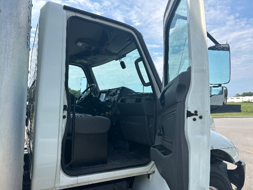 Medium Duty Box Truck-Light and Medium Duty Trucks-International-2021-MV607-Traverse City-MI-228,551\n\t\tmiles-$ 44,000 - Image 19
