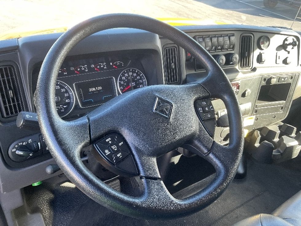 Medium Duty Box Truck-Light and Medium Duty Trucks-International-2021-MV607-Tucson-AZ-208,120\n\t\tmiles-$ 41,000 - Image 17