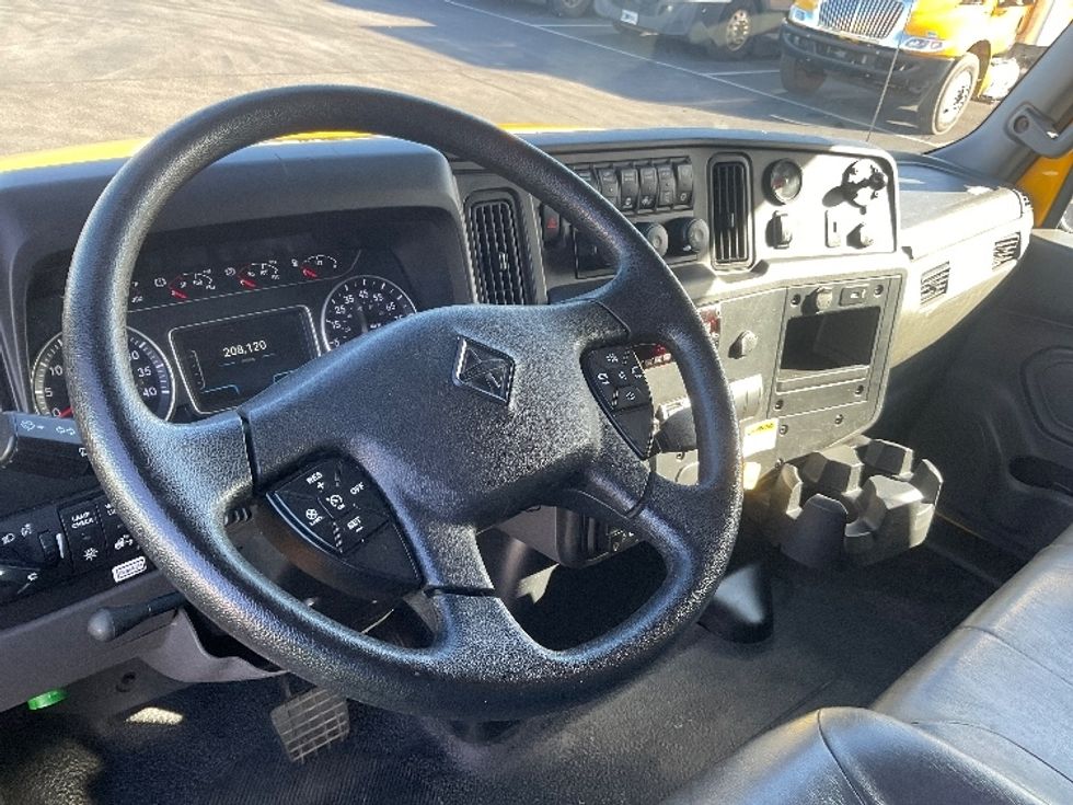 Medium Duty Box Truck-Light and Medium Duty Trucks-International-2021-MV607-Tucson-AZ-208,120\n\t\tmiles-$ 41,000 - Image 18