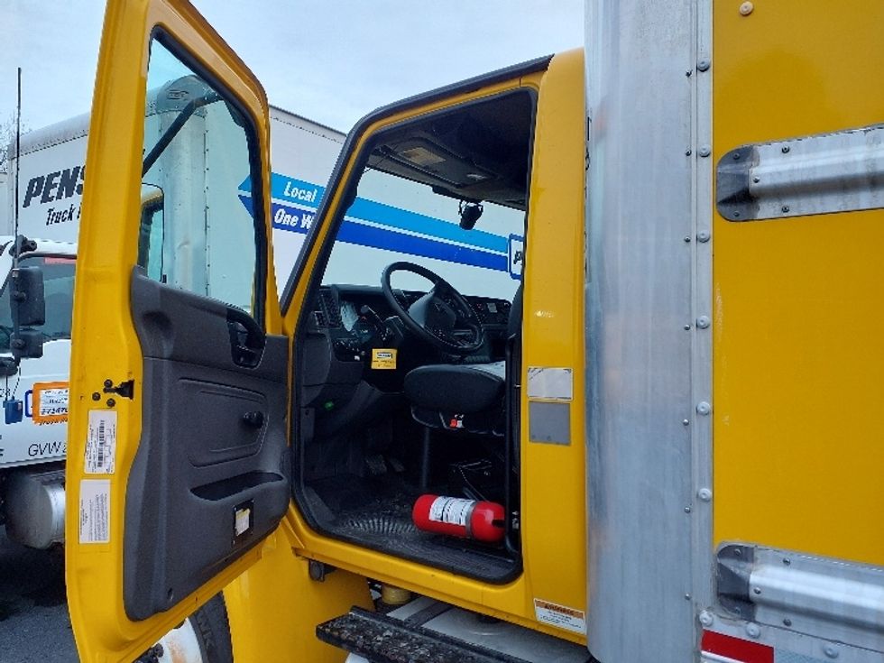 Medium Duty Box Truck-Light and Medium Duty Trucks-International-2021-MV607-Tukwila-WA-173,540\n\t\tmiles-$ 46,500 - Image 16