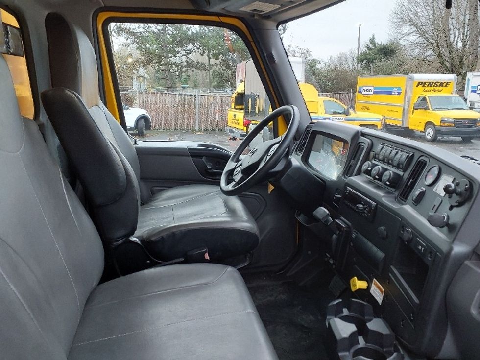 Medium Duty Box Truck-Light and Medium Duty Trucks-International-2021-MV607-Tukwila-WA-173,540\n\t\tmiles-$ 46,500 - Image 21