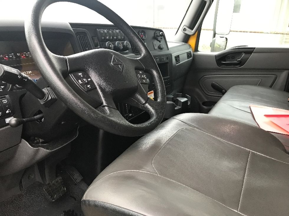 Medium Duty Box Truck-Light and Medium Duty Trucks-International-2021-MV607-Tukwila-WA-177,740\n\t\tmiles-$ 39,250 - Image 18
