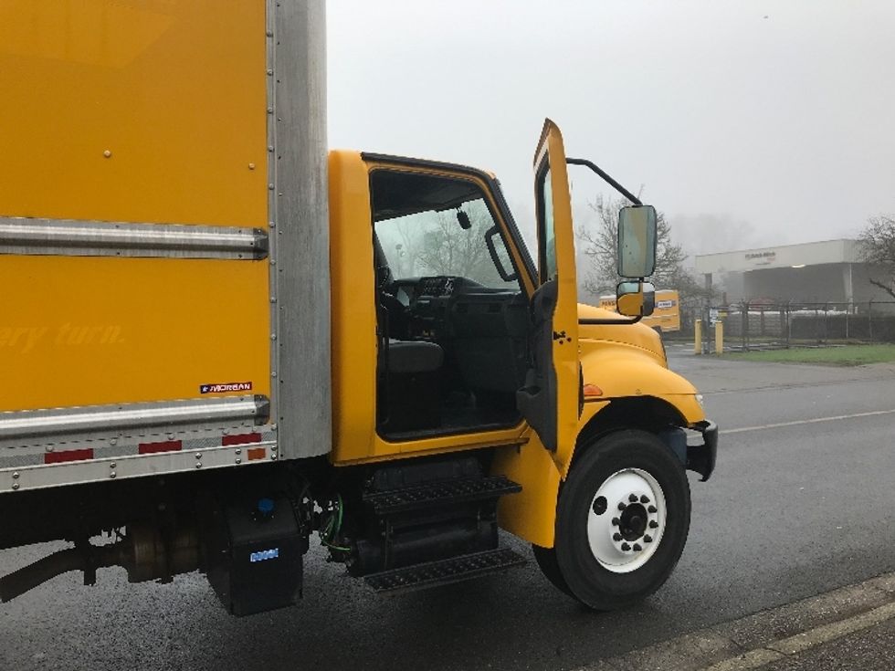 Medium Duty Box Truck-Light and Medium Duty Trucks-International-2021-MV607-Tukwila-WA-177,740\n\t\tmiles-$ 39,250 - Image 20