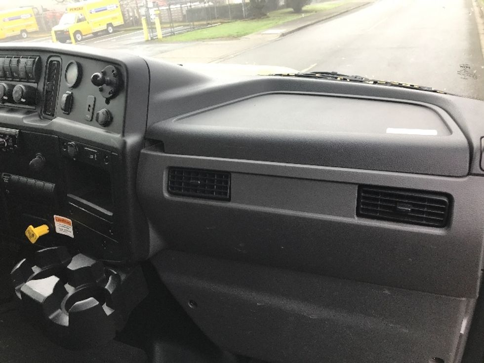 Medium Duty Box Truck-Light and Medium Duty Trucks-International-2021-MV607-Tukwila-WA-177,740\n\t\tmiles-$ 39,250 - Image 21