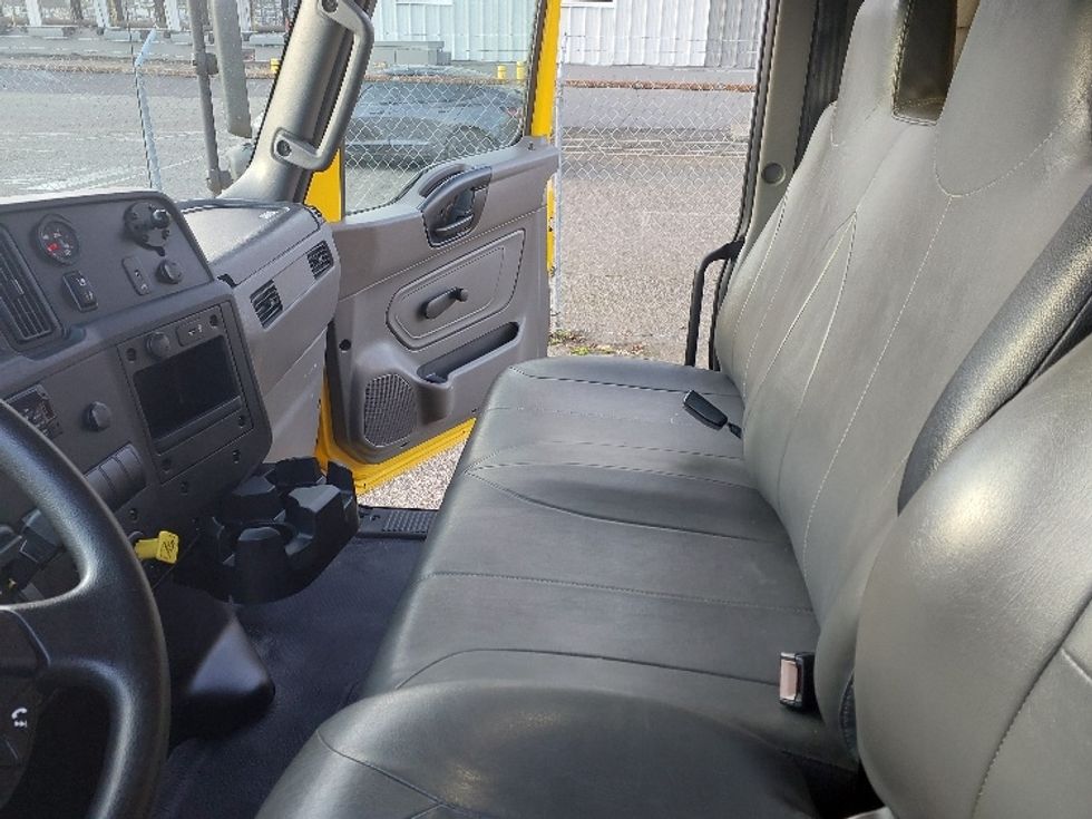 Medium Duty Box Truck-Light and Medium Duty Trucks-International-2021-MV607-Tukwila-WA-211,642\n\t\tmiles-$ 40,500 - Image 19