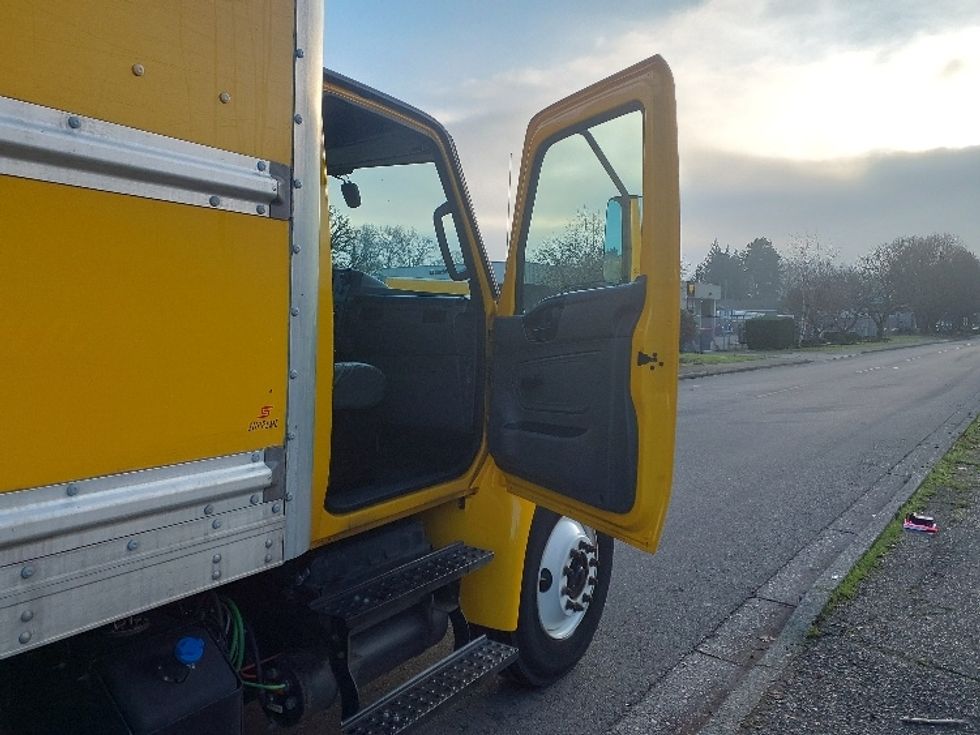 Medium Duty Box Truck-Light and Medium Duty Trucks-International-2021-MV607-Tukwila-WA-211,642\n\t\tmiles-$ 40,500 - Image 20