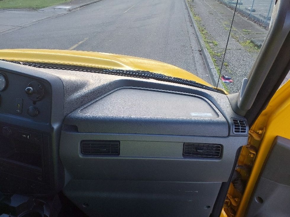 Medium Duty Box Truck-Light and Medium Duty Trucks-International-2021-MV607-Tukwila-WA-211,642\n\t\tmiles-$ 40,500 - Image 21