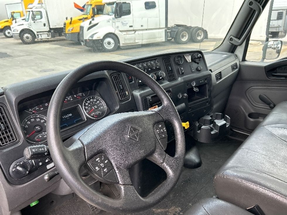 Medium Duty Box Truck-Light and Medium Duty Trucks-International-2021-MV607-Vernon-CA-116,590\n\t\tmiles-$ 68,250 - Image 16