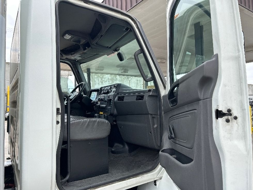 Medium Duty Box Truck-Light and Medium Duty Trucks-International-2021-MV607-Vernon-CA-116,590\n\t\tmiles-$ 68,250 - Image 19