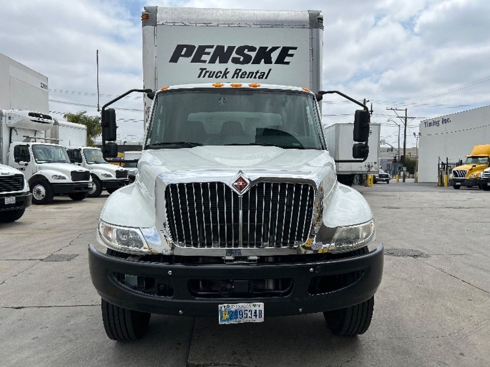 Medium Duty Box Truck-Light and Medium Duty Trucks-International-2021-MV607-Vernon-CA-116,590\n\t\tmiles-$ 68,250 - Image 2