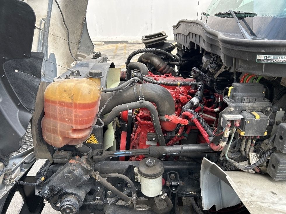 Medium Duty Box Truck-Light and Medium Duty Trucks-International-2021-MV607-Vernon-CA-116,590\n\t\tmiles-$ 68,250 - Image 23