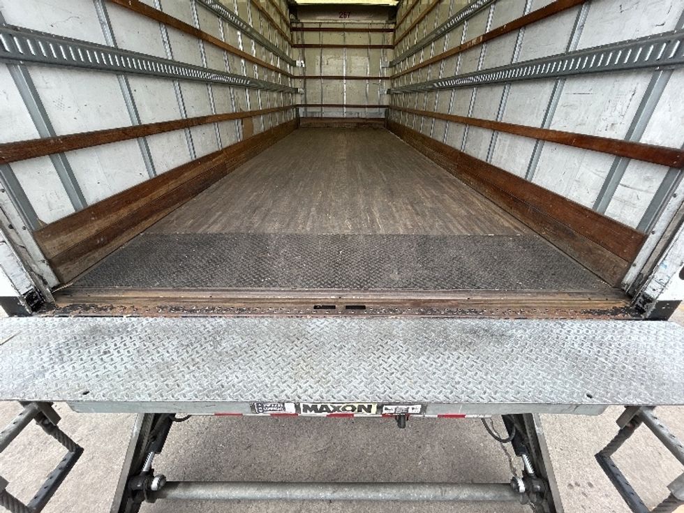 Medium Duty Box Truck-Light and Medium Duty Trucks-International-2021-MV607-Vernon-CA-116,590\n\t\tmiles-$ 68,250 - Image 9