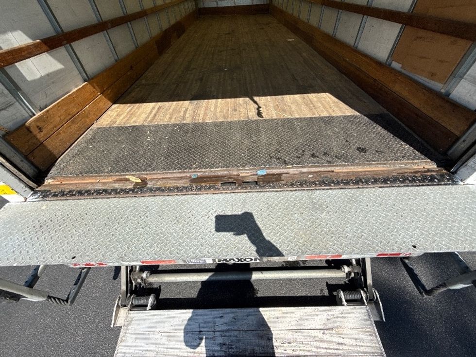 Medium Duty Box Truck-Light and Medium Duty Trucks-International-2021-MV607-Vernon-CA-221,588\n\t\tmiles-$ 48,500 - Image 10