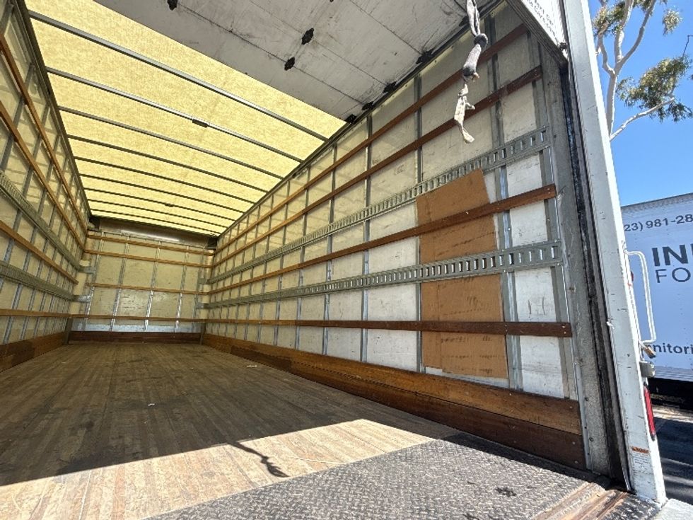Medium Duty Box Truck-Light and Medium Duty Trucks-International-2021-MV607-Vernon-CA-221,588\n\t\tmiles-$ 48,500 - Image 12