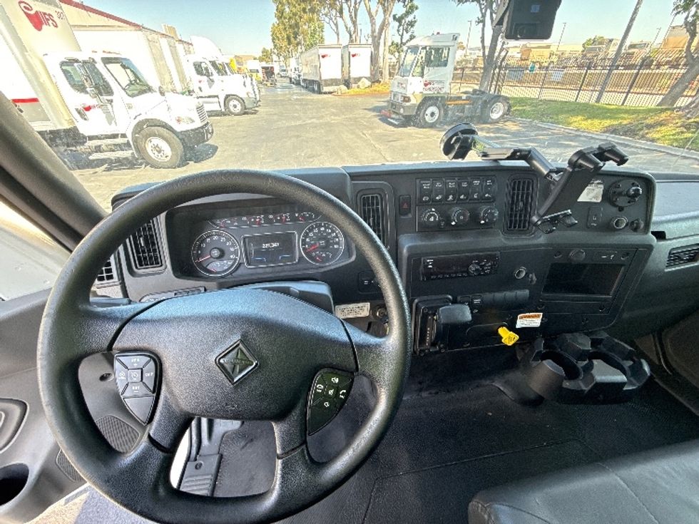 Medium Duty Box Truck-Light and Medium Duty Trucks-International-2021-MV607-Vernon-CA-221,588\n\t\tmiles-$ 48,500 - Image 18