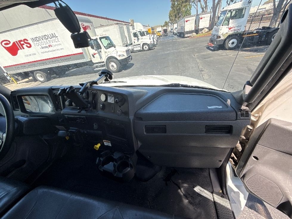 Medium Duty Box Truck-Light and Medium Duty Trucks-International-2021-MV607-Vernon-CA-221,588\n\t\tmiles-$ 48,500 - Image 21