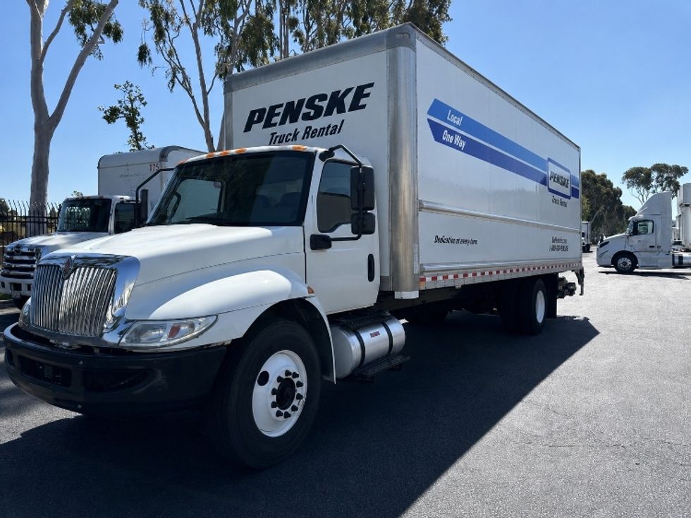 Medium Duty Box Truck-Light and Medium Duty Trucks-International-2021-MV607-Vernon-CA-221,588\n\t\tmiles-$ 48,500 - Image 3