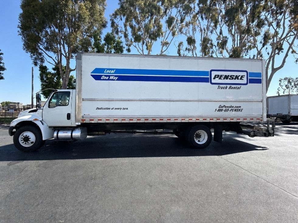 Medium Duty Box Truck-Light and Medium Duty Trucks-International-2021-MV607-Vernon-CA-221,588\n\t\tmiles-$ 48,500 - Image 4