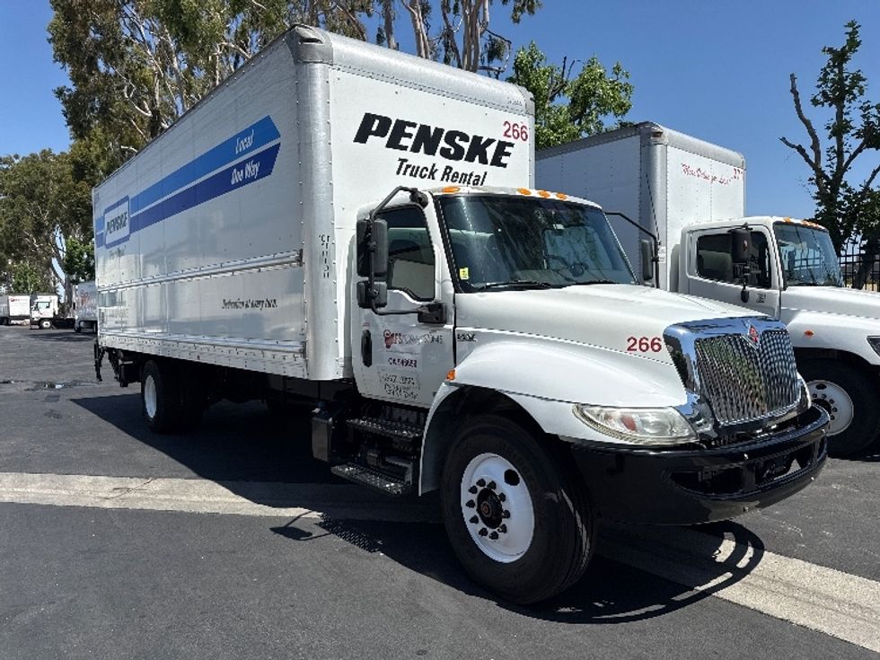 Medium Duty Box Truck-Light and Medium Duty Trucks-International-2021-MV607-Vernon-CA-230,210\n\t\tmiles-$ 47,250 - Image 1