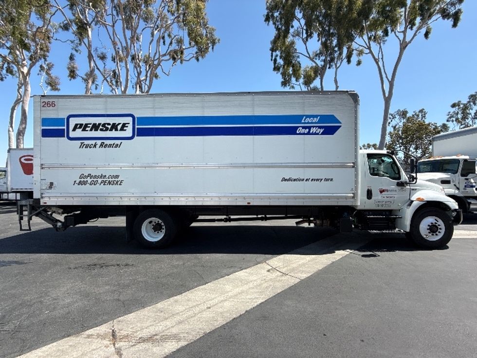 Medium Duty Box Truck-Light and Medium Duty Trucks-International-2021-MV607-Vernon-CA-230,210\n\t\tmiles-$ 47,250 - Image 15