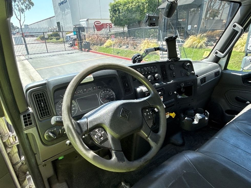 Medium Duty Box Truck-Light and Medium Duty Trucks-International-2021-MV607-Vernon-CA-230,210\n\t\tmiles-$ 47,250 - Image 17