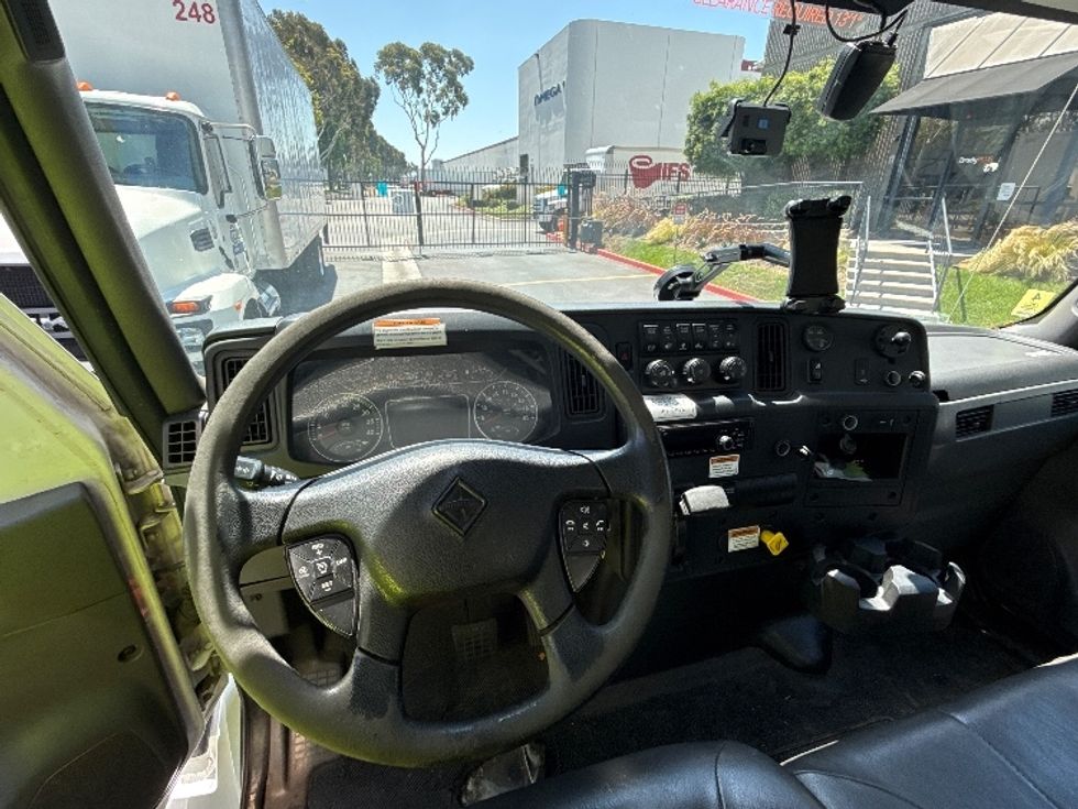 Medium Duty Box Truck-Light and Medium Duty Trucks-International-2021-MV607-Vernon-CA-230,210\n\t\tmiles-$ 47,250 - Image 18