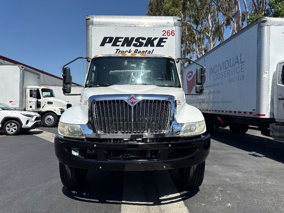 Medium Duty Box Truck-Light and Medium Duty Trucks-International-2021-MV607-Vernon-CA-230,210\n\t\tmiles-$ 47,250 - Image 2