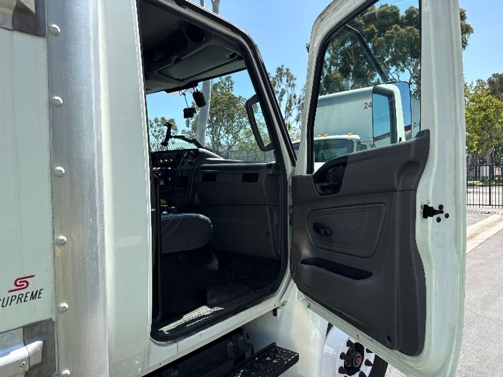 Medium Duty Box Truck-Light and Medium Duty Trucks-International-2021-MV607-Vernon-CA-230,210\n\t\tmiles-$ 47,250 - Image 20