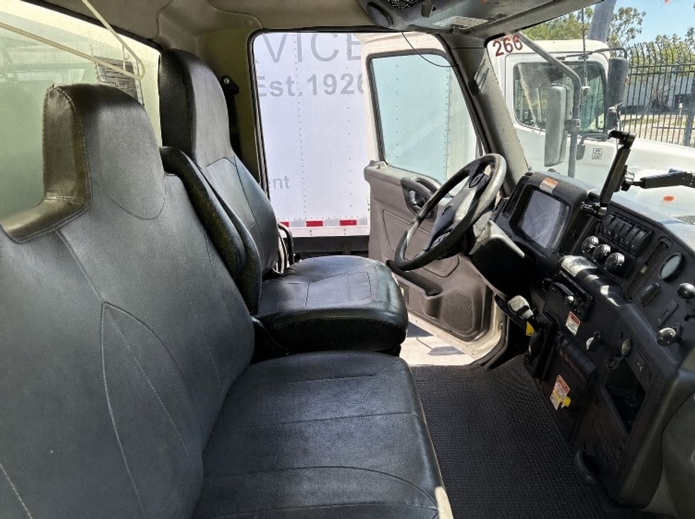 Medium Duty Box Truck-Light and Medium Duty Trucks-International-2021-MV607-Vernon-CA-230,210\n\t\tmiles-$ 47,250 - Image 22