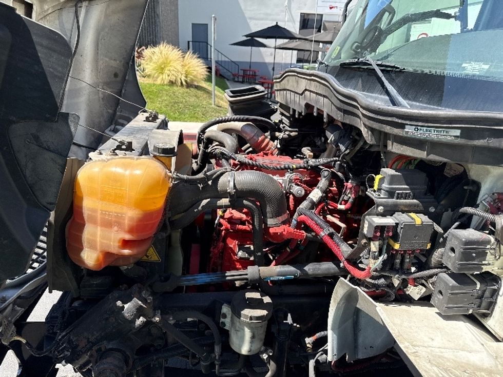 Medium Duty Box Truck-Light and Medium Duty Trucks-International-2021-MV607-Vernon-CA-230,210\n\t\tmiles-$ 47,250 - Image 24
