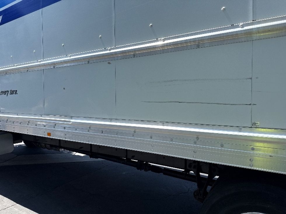 Medium Duty Box Truck-Light and Medium Duty Trucks-International-2021-MV607-Vernon-CA-230,210\n\t\tmiles-$ 47,250 - Image 25