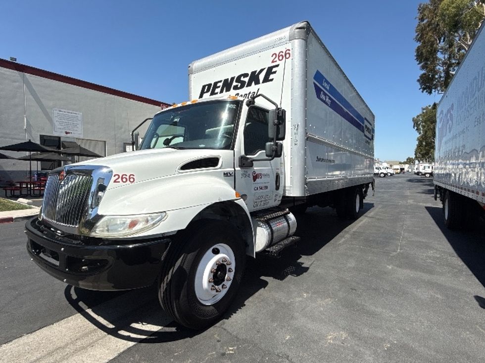 Medium Duty Box Truck-Light and Medium Duty Trucks-International-2021-MV607-Vernon-CA-230,210\n\t\tmiles-$ 47,250 - Image 3
