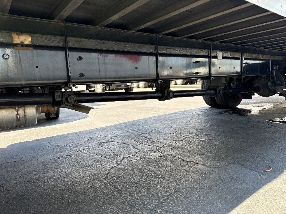 Medium Duty Box Truck-Light and Medium Duty Trucks-International-2021-MV607-Vernon-CA-230,210\n\t\tmiles-$ 47,250 - Image 5