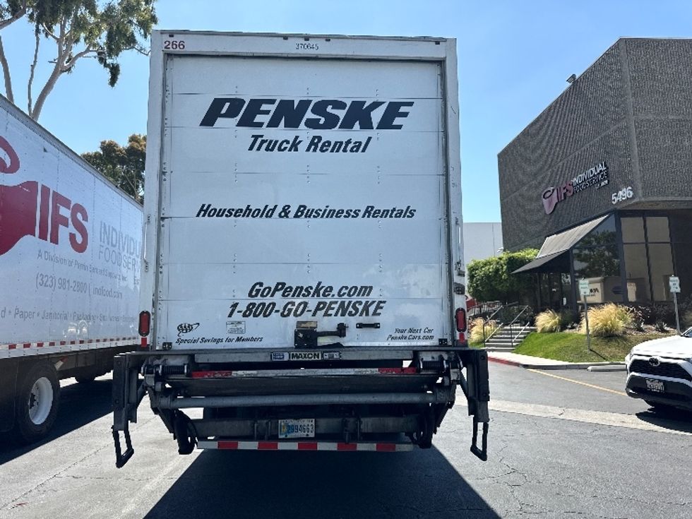 Medium Duty Box Truck-Light and Medium Duty Trucks-International-2021-MV607-Vernon-CA-230,210\n\t\tmiles-$ 47,250 - Image 7