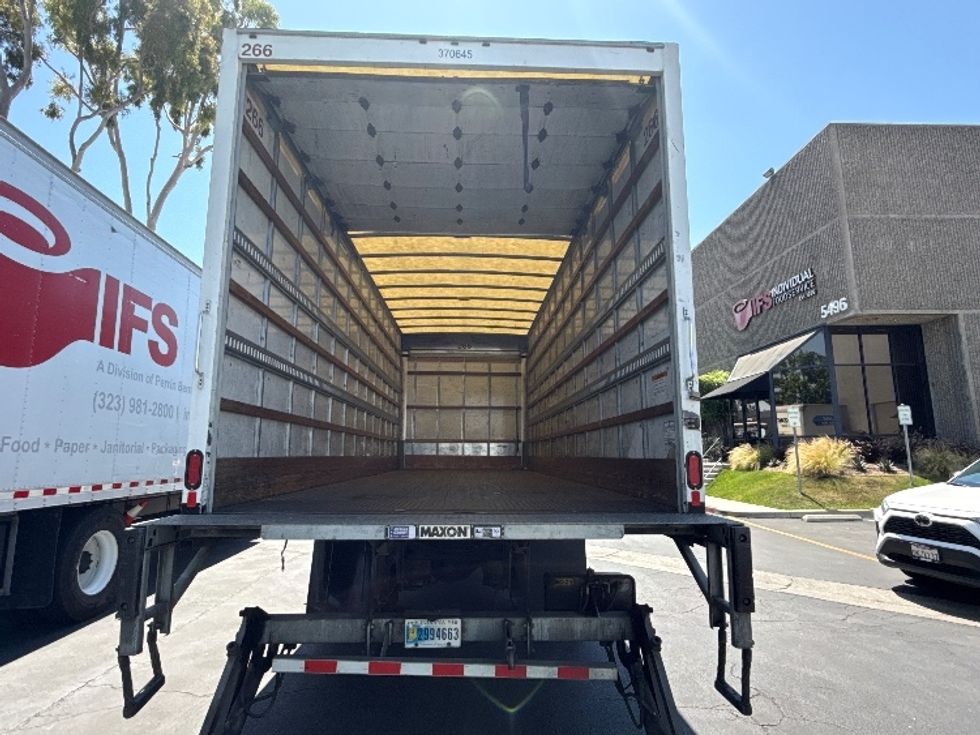 Medium Duty Box Truck-Light and Medium Duty Trucks-International-2021-MV607-Vernon-CA-230,210\n\t\tmiles-$ 47,250 - Image 8