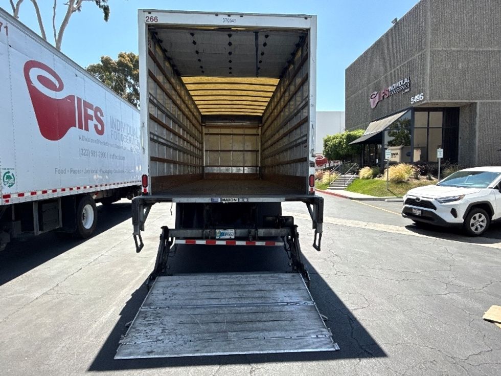 Medium Duty Box Truck-Light and Medium Duty Trucks-International-2021-MV607-Vernon-CA-230,210\n\t\tmiles-$ 47,250 - Image 9