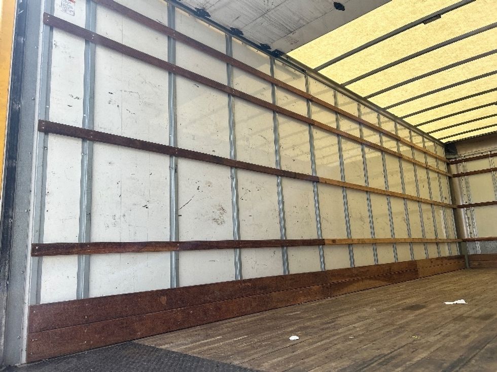 Medium Duty Box Truck-Light and Medium Duty Trucks-International-2021-MV607-Vernon-CA-258,346\n\t\tmiles-$ 31,250 - Image 10