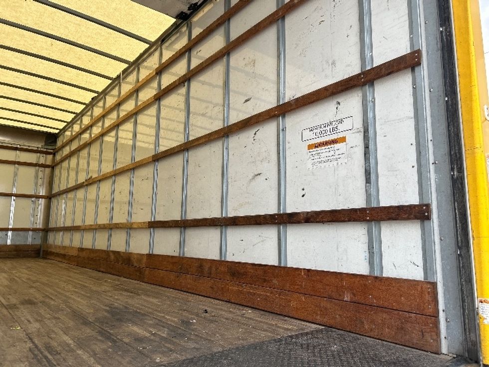 Medium Duty Box Truck-Light and Medium Duty Trucks-International-2021-MV607-Vernon-CA-258,346\n\t\tmiles-$ 31,250 - Image 11