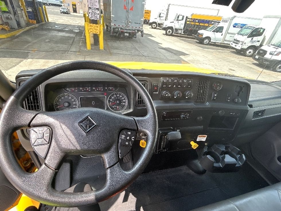 Medium Duty Box Truck-Light and Medium Duty Trucks-International-2021-MV607-Vernon-CA-258,346\n\t\tmiles-$ 31,250 - Image 17