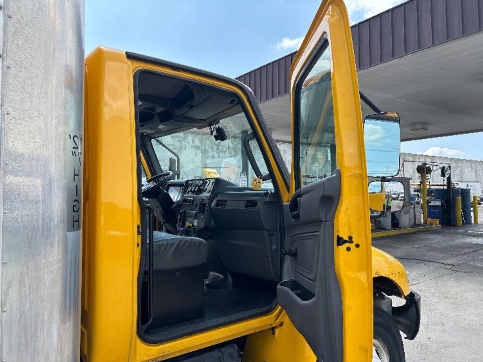 Medium Duty Box Truck-Light and Medium Duty Trucks-International-2021-MV607-Vernon-CA-258,346\n\t\tmiles-$ 31,250 - Image 19