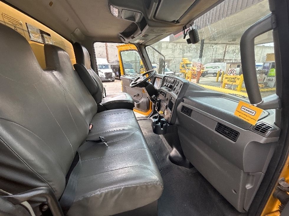 Medium Duty Box Truck-Light and Medium Duty Trucks-International-2021-MV607-Vernon-CA-258,346\n\t\tmiles-$ 31,250 - Image 21